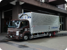 太成倉庫の関連会社太成貨物運輸保有の4トン車 ロングワイドアルミウィングバン エアサス パワーゲート
